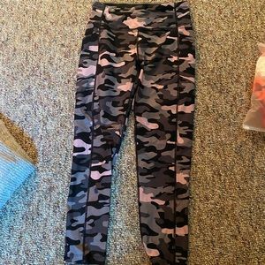 Camo Calvin Klein Leggings, size Medium